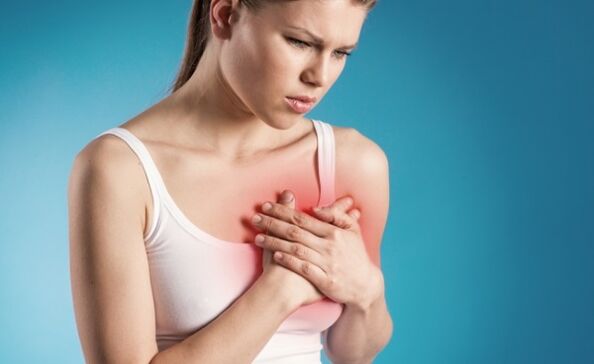 A feeling of pain in the heart area is one of the signs of thoracic osteochondrosis.