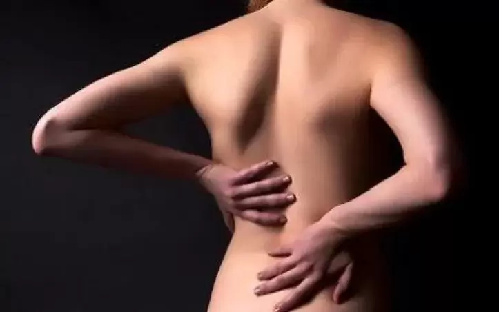 For osteochondrosis, you can rub your back with a traditional warm massage.